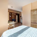 Self Checkin, Free Parking 15 Min From City Center